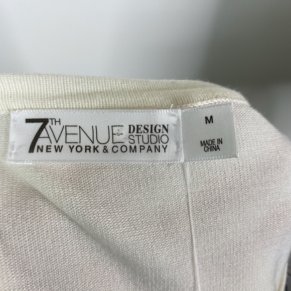 New York & Co 7th Ave Cream Sweater w/ Black Lace Sz. M NWT - Picture 7 of 9